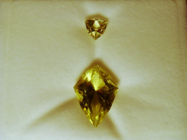 Продам Берил Геліодор 19карат (оганка преміум класу): 4 500 $ • Объявления • Mineral Catalog